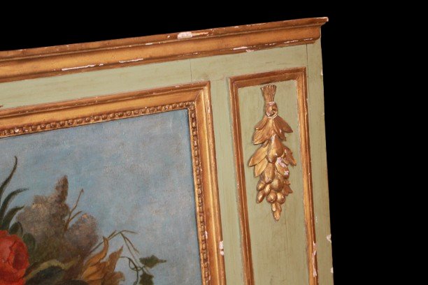 Caminiera italiana di gusto neoclassico, caratterizzata da una struttura rettangolare in legno -photo-3