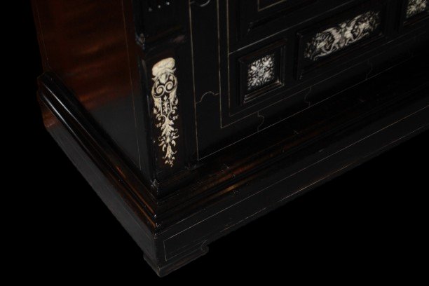 Elegante credenzino lombardo di inizio XIX secolo-photo-1