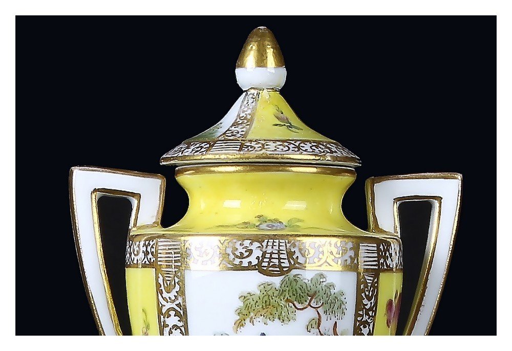  Paire De Petits Vases Amphores En Porcelaine Avec Couvercle, Manufacture De Dresde 1800-photo-2