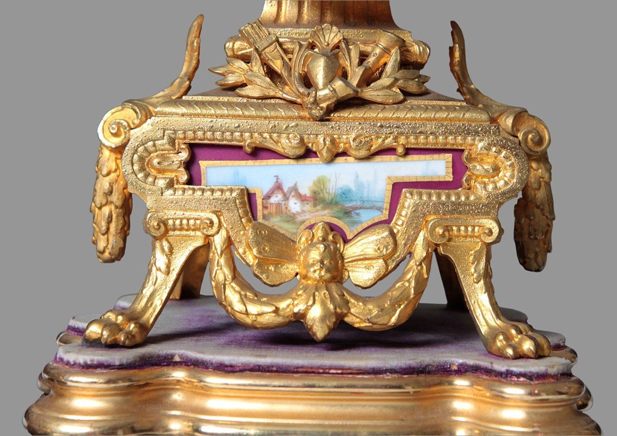Triptyque Composé d'Une Horloge Et De Deux Vases En Porcelaine De Sèvres Des Annes 1800-photo-2