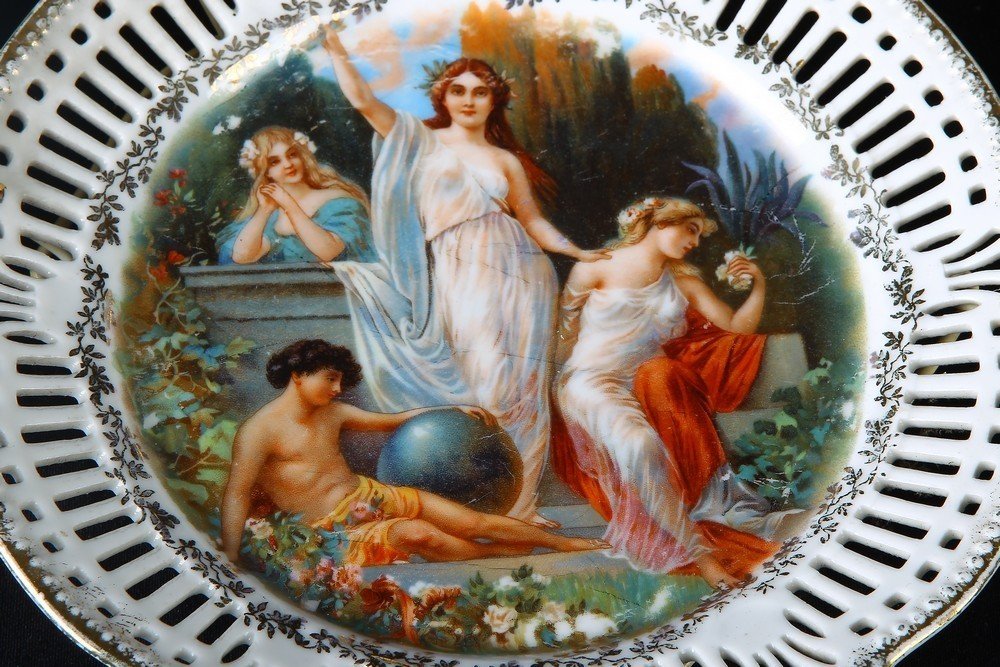 Service Composé De 6 Assiettes En Porcelaine Blanche d'Autriche à Décor De Scènes Néoclassiques-photo-4