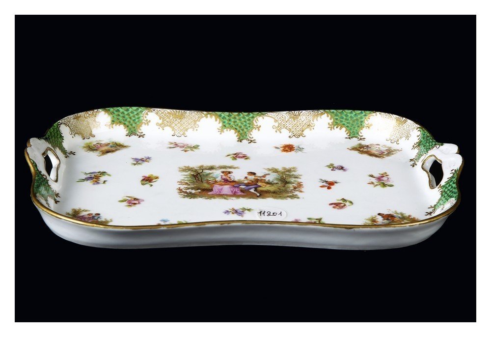  Petit Plateau En Porcelaine Autrichienne De Vienne Des Années 1800 à Décor De Scène Galantes