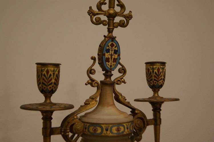Pendule Triptyque Et Bougeoirs Français En Marbre Et Bronze Décorés Dans Style éclectique 1800-photo-2