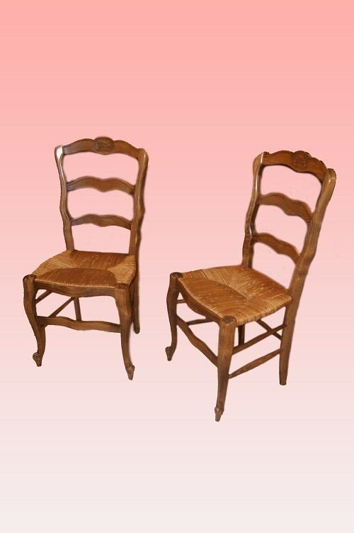 Groupe De 8 Chaises Provençales De La Fin Des Années 1800 En Merisier