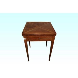 Tavolino da gioco inglese della seconda metà del 1800, stile Vittoriano, in legno di mogano