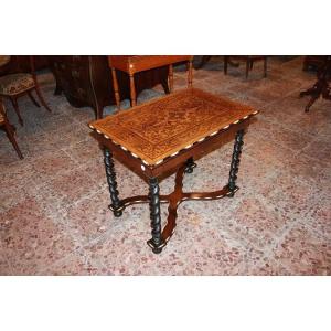 Tavolino francese di metà 1800 di gusto olandese in legno di palissandro
