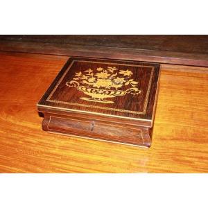 Piccola scatola francese di metà 180, stile Carlo X, in legno di palissandro