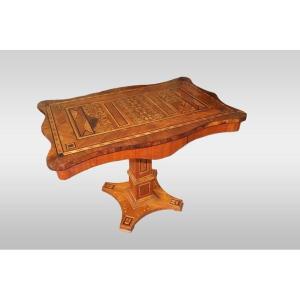 Tavolino con piano smussato francese di metà 1800, stile eclettico, in legno di ciliegio