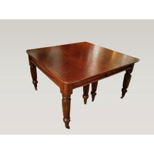 <p>Tavolo allungabile inglese di fine 1800, stile Vittoriano, in legno di mogano