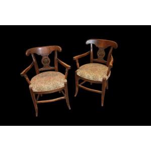 Gruppo di 4 poltrone francesi di fine 1800 stile rustico in legno di noce. Presentano schienale