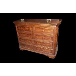 Superbo cassettone italiano toscano del 1600 secolo realizzato in pregiato legno di noce