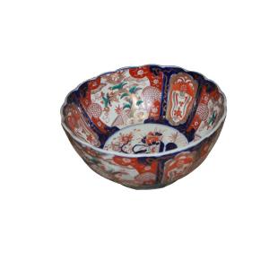 Piatto Centrotavola Imari Giapponese di fine 1800 in porcellana