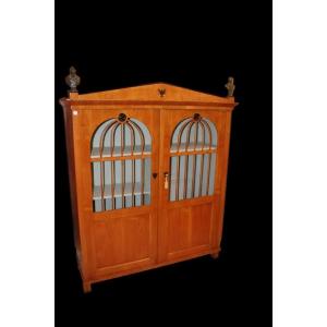 Vetrina russa della prima metà del 1800, stile biedermeier, in legno di Betulla
