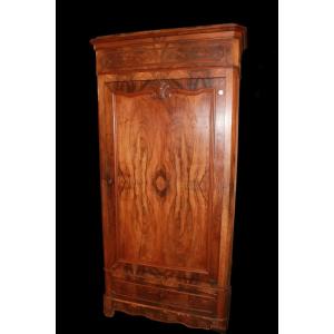 Armadio stipo francese della seconda metà del 1800, stile Luigi Filippo, in legno di noce fiamm