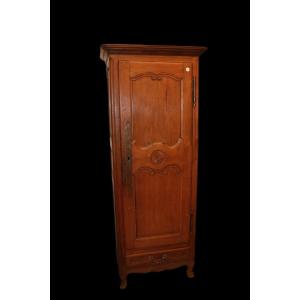 Piccolo stipo armadietto francese di metà 1800, stile Provenzale, in legno di noce
