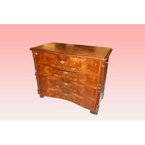 Piccolo comò comoncino Nord Europa della metà del 1800, sitle Biedermeier, in legno di noce