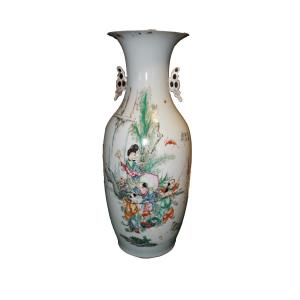Grande Vaso Cinese in porcellana decorato con Personaggi XIX secolo