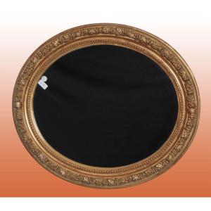 Specchiera ovale francese di fine 1800 con intagli in pastiglia. Provenienza: Francia Epoca: