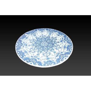 Grande Assiette Des Années 1800 En Céramique Décorée Bleue Sur Fond Blanc