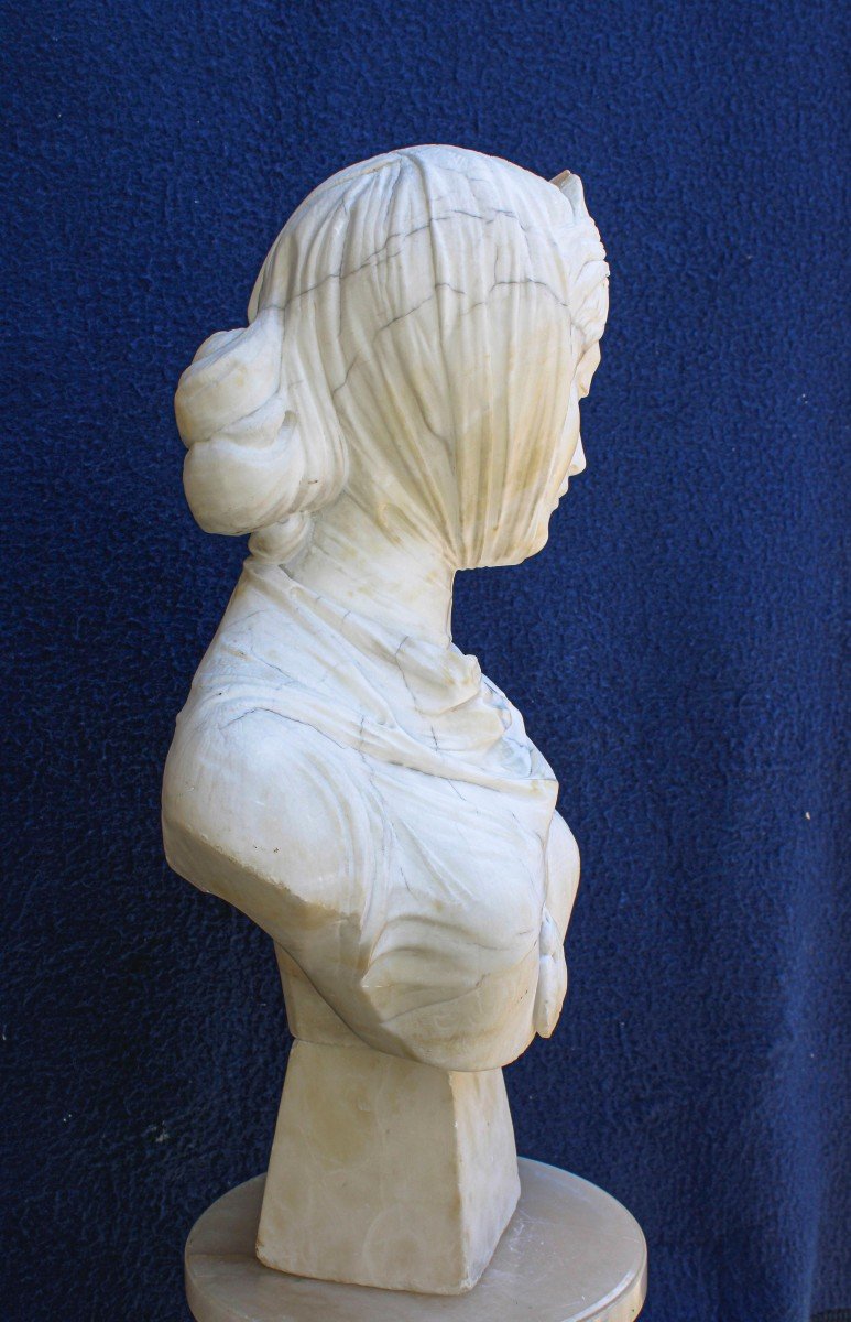 Grande Busto raffigurante Beatrice -photo-1