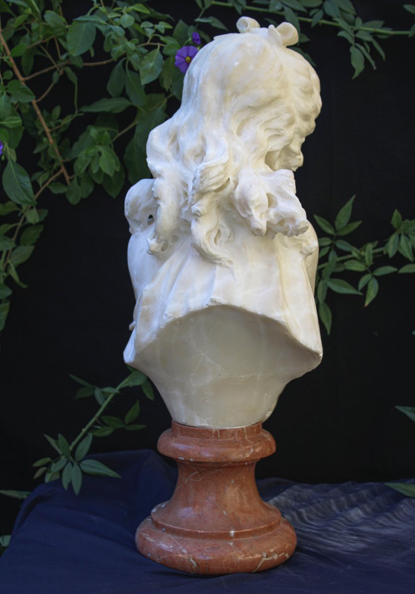 Busto di fanciulla sorridente con le mani incrociate , Marmo -photo-6