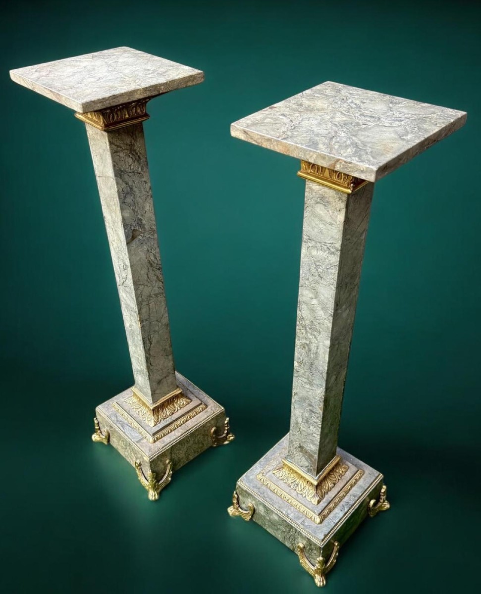 Coppia di Colonne in Marmo Verde con elementi decorativi in Bronzo Dorato