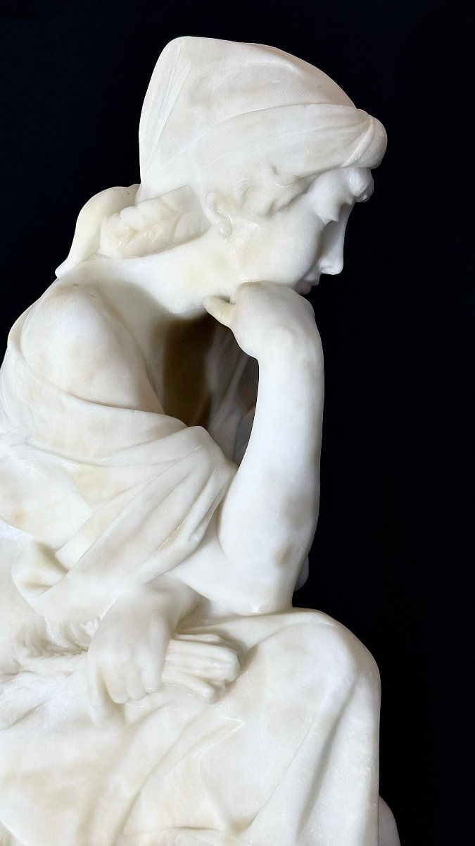 Statua raffigurante una donna seduta, con una mano sul mento • Guglielmo PUGI -photo-5