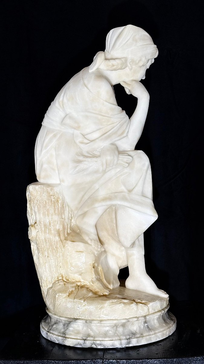 Statua raffigurante una donna seduta, con una mano sul mento • Guglielmo PUGI -photo-6