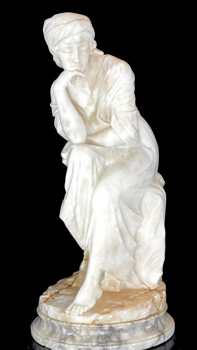 Statua raffigurante una donna seduta, con una mano sul mento • Guglielmo PUGI -photo-8