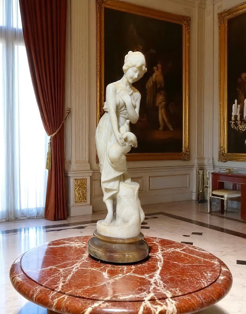 Statua fanciulla che gioca con Colombi in Marmo Bianco Statuario di Carrara -photo-2