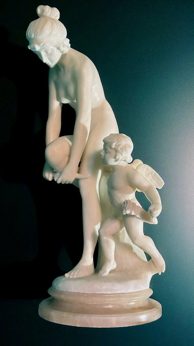 Gruppo scultoreo raffigurante una giovane fanciulla sorridente con Eros Marmo Bianco di Carrara-photo-5