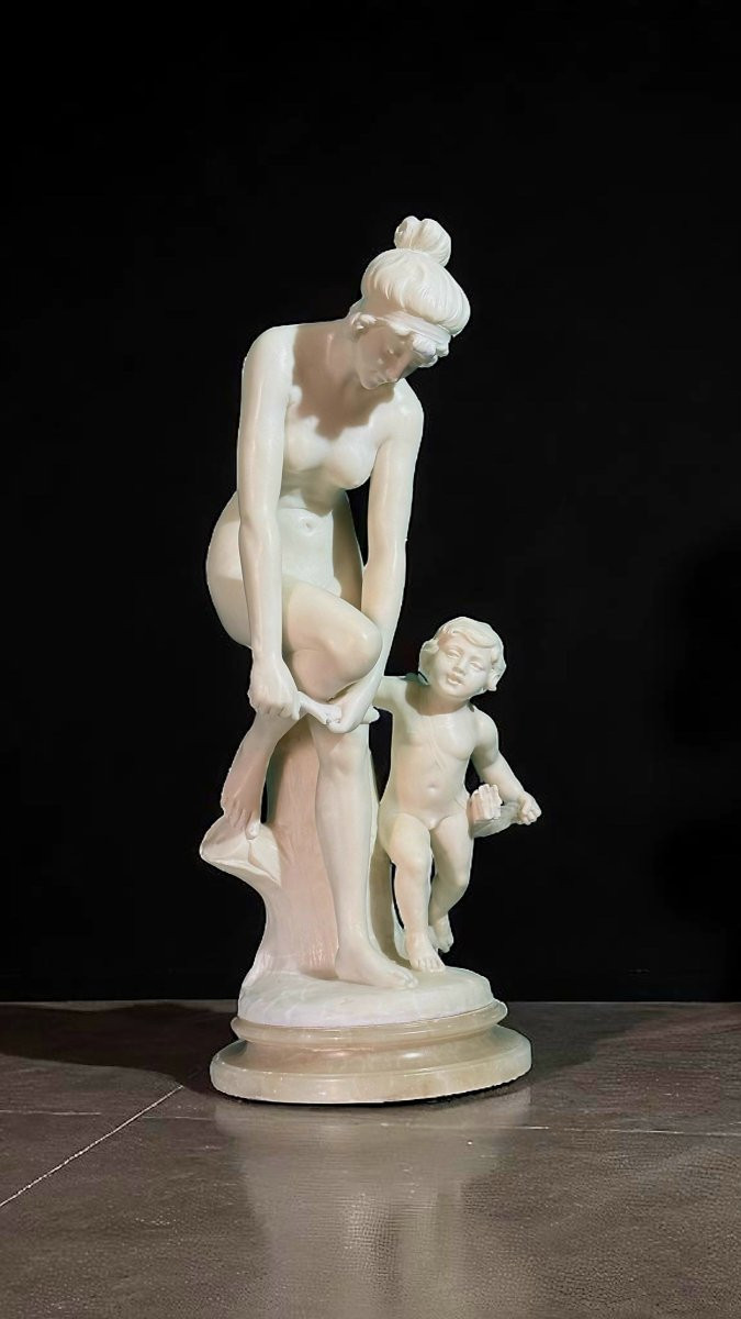 Gruppo scultoreo raffigurante una giovane fanciulla sorridente con Eros Marmo Bianco di Carrara-photo-8