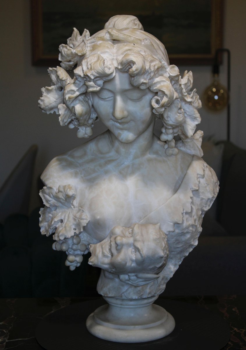 Busto raffigurante una dama con foglie e uva in testa Marmo -photo-7