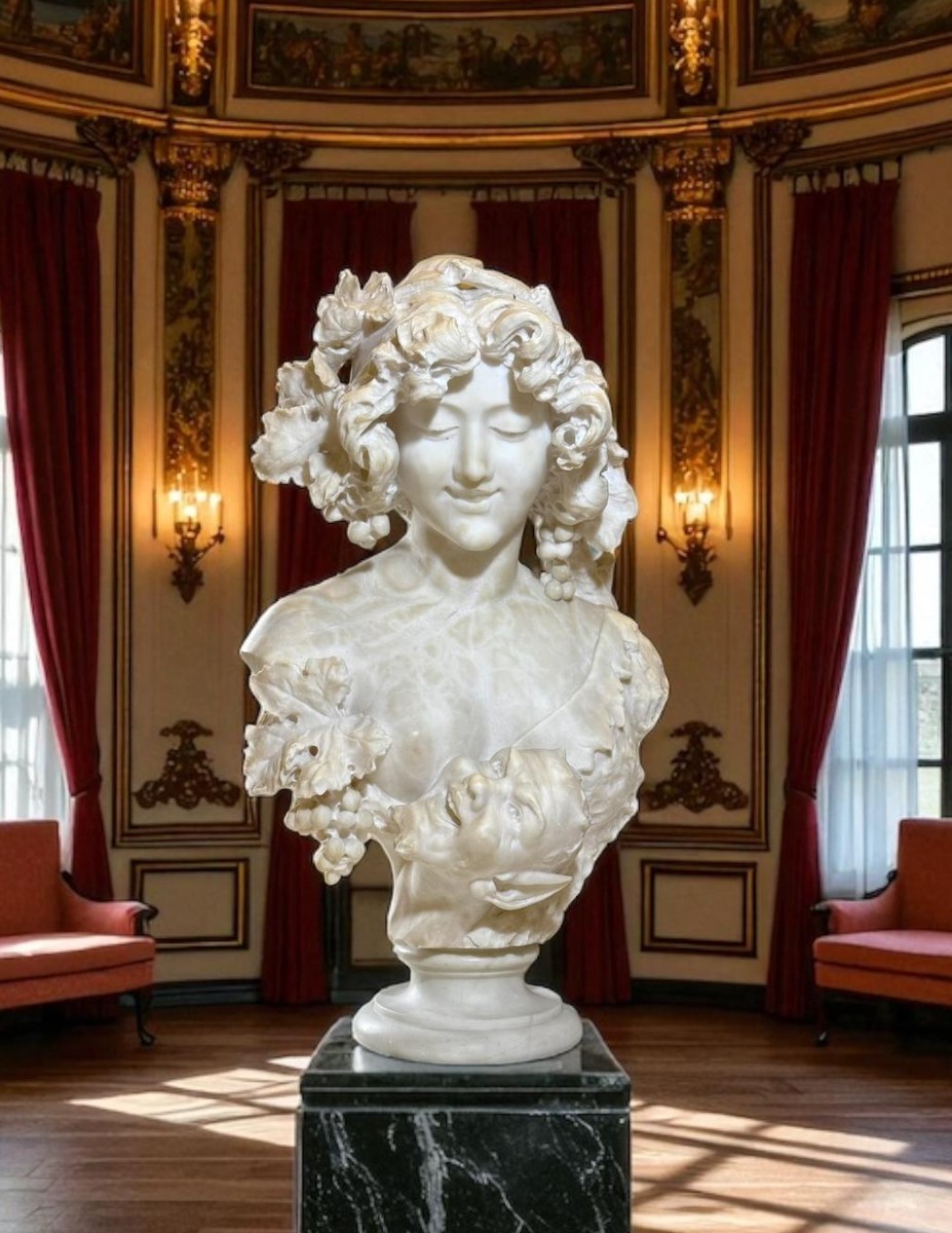 Busto raffigurante una dama con foglie e uva in testa Marmo 