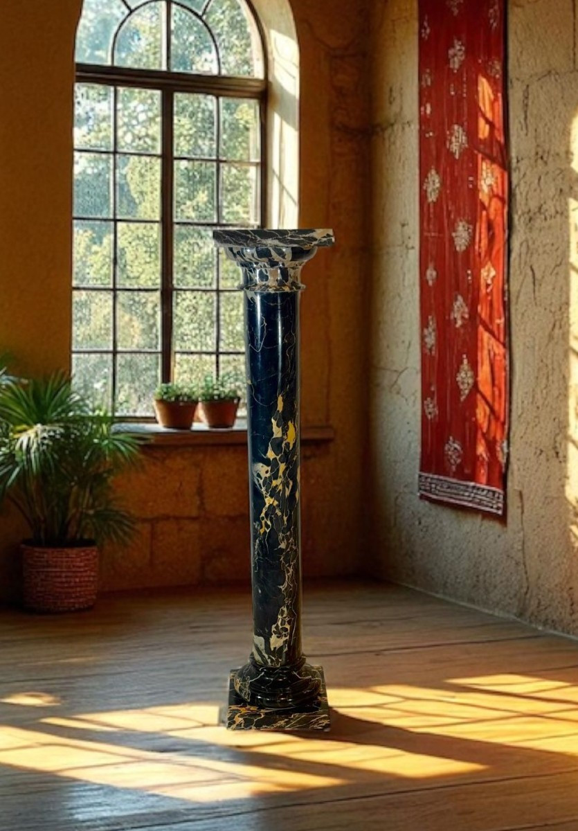 Colonna in Marmo Nero Portoro 