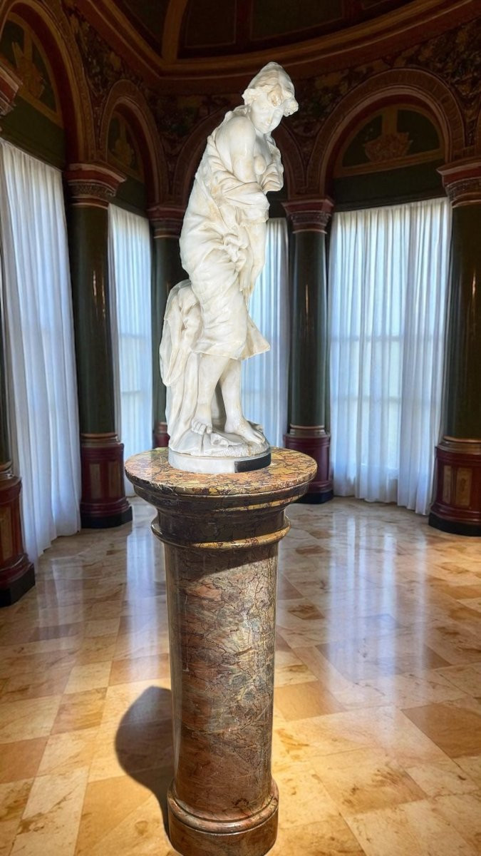 Statua raffigurante una giovane fanciulla sorridente mentre si lava, par Bazone Marmo -photo-6