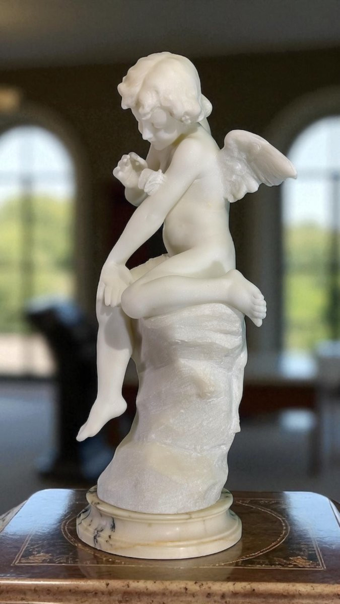 Statua raffigurante un angioletto felice che gioca con una farfalla, Marmo di Carrara, Pugi-photo-4