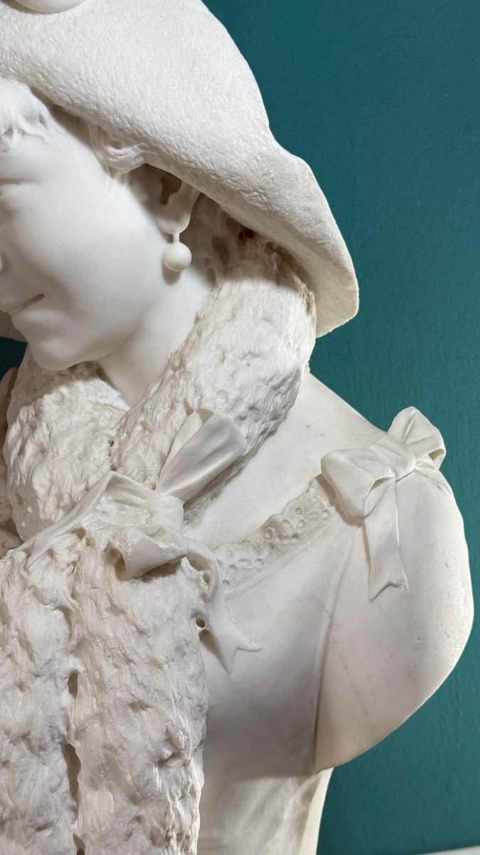 Busto fanciulla che sorride con Maschera di Carnevale, Marmo Carrara -photo-6