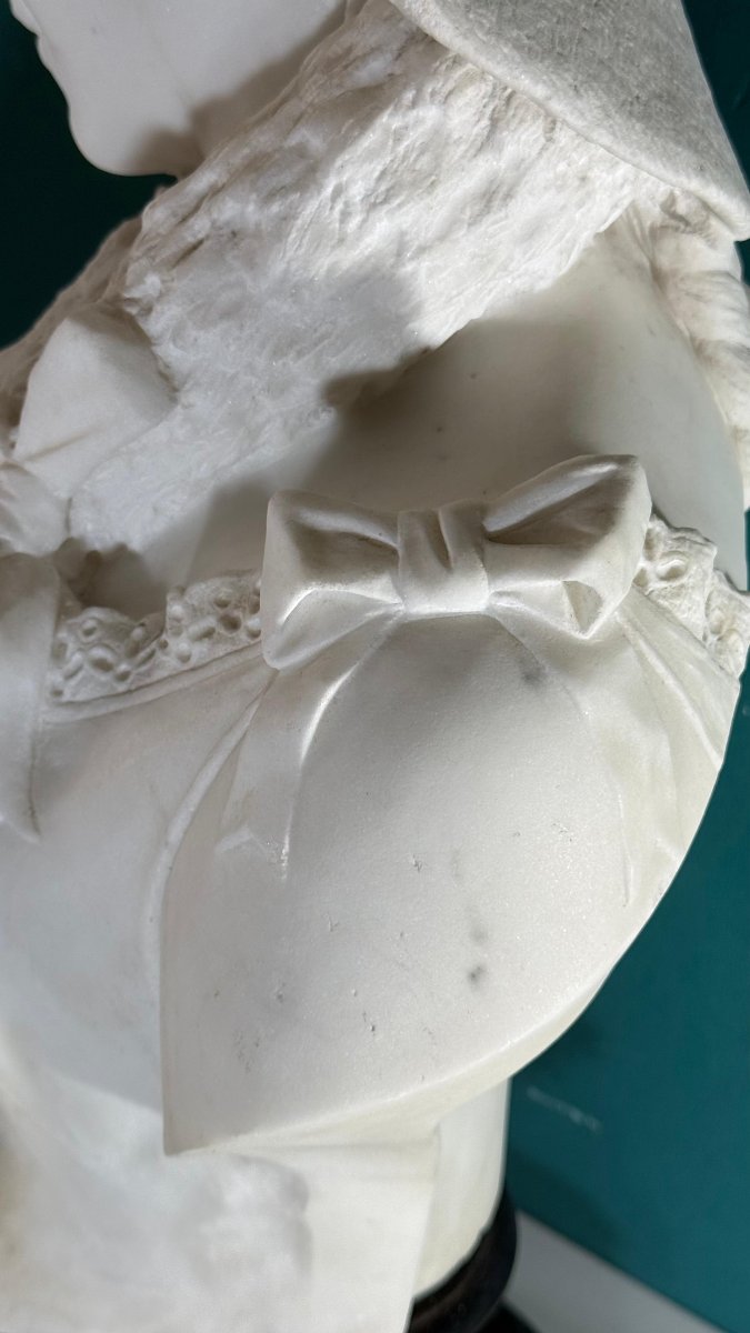 Busto fanciulla che sorride con Maschera di Carnevale, Marmo Carrara -photo-8