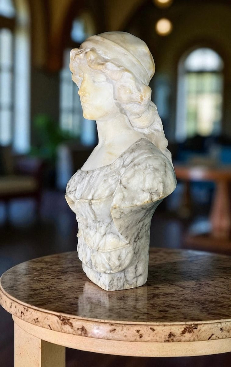 Busto raffigurante fanciulla in Marmo -photo-4