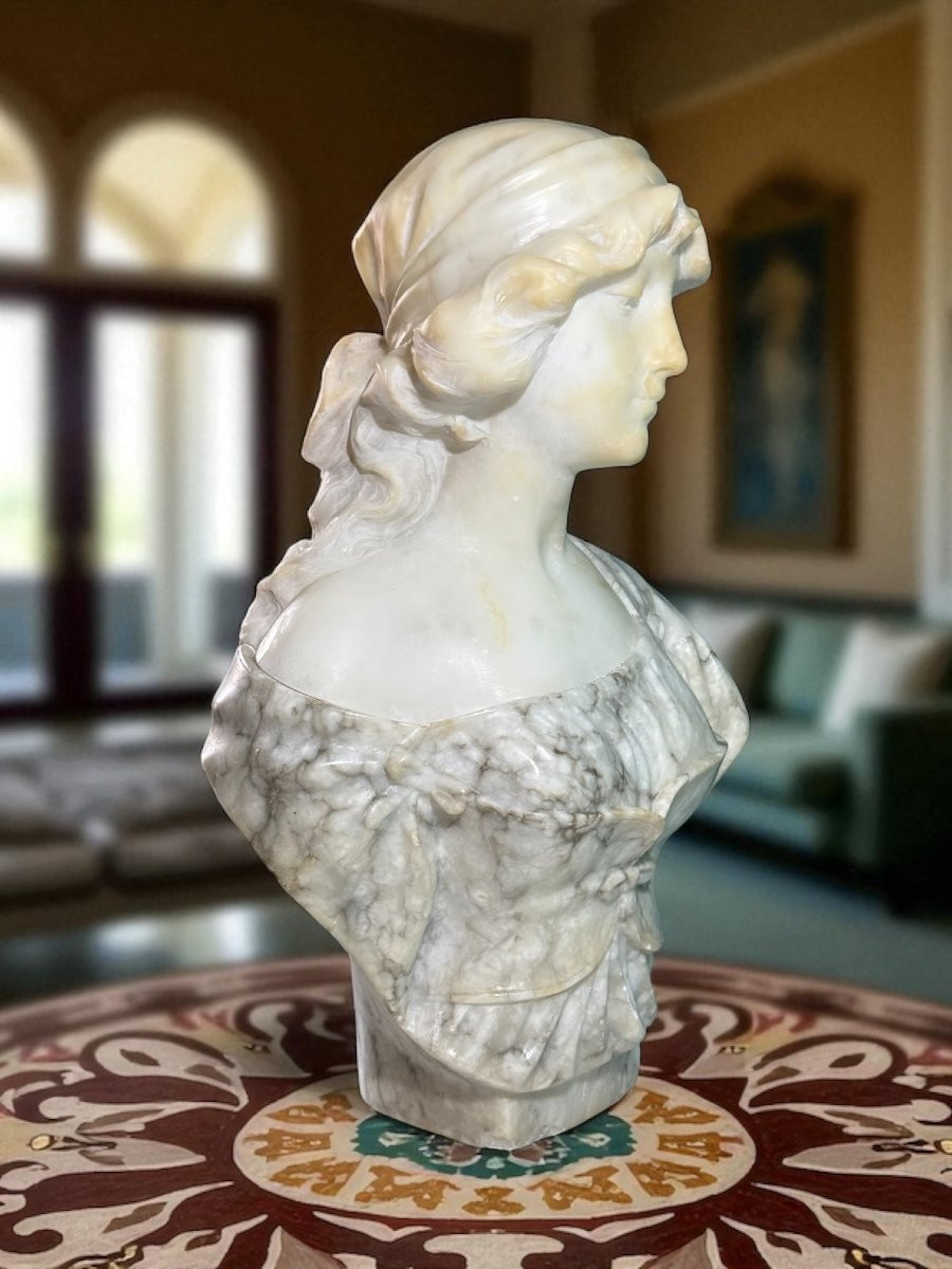 Busto raffigurante fanciulla in Marmo -photo-5