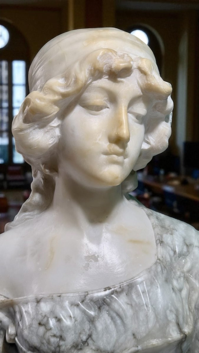 Busto raffigurante fanciulla in Marmo -photo-6