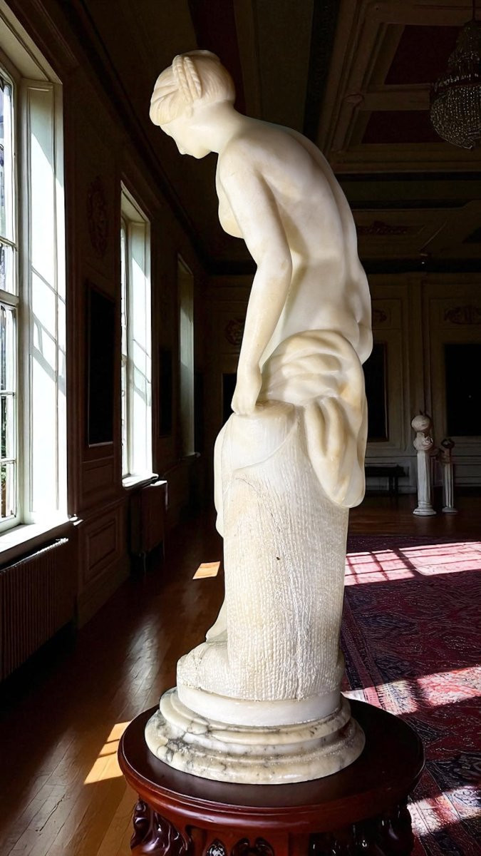 Statua Bagnante Nuda, dal modello di Etienne-Maurice Falconet, Marmo -photo-1