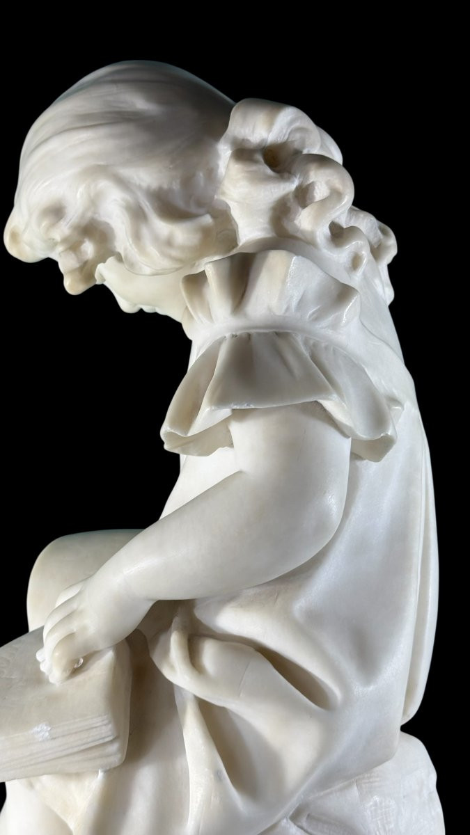 Statua raffigurante Fanciulla che legge un libro, Marmo Bianco statuario di Carrara,  Vicari -photo-6