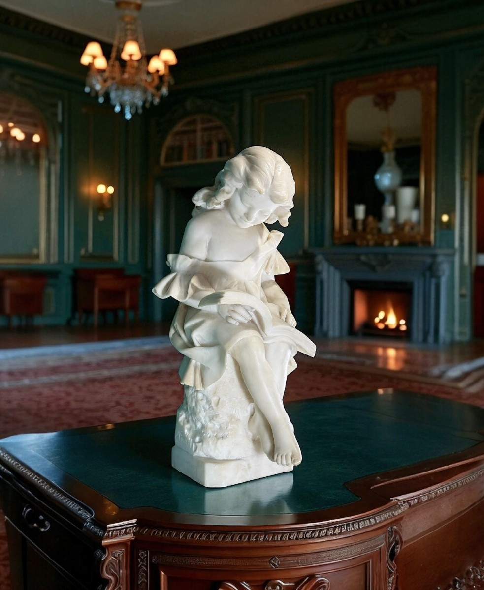 Statua raffigurante Fanciulla che legge un libro, Marmo Bianco statuario di Carrara,  Vicari 