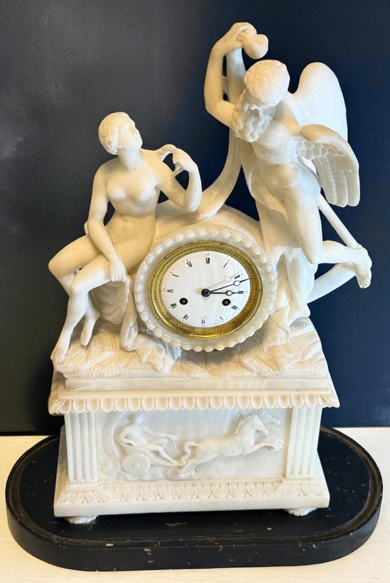 Orologio Neoclassico con sculture Mitologiche in Marmo Bianco Statuario di Carrara -photo-2