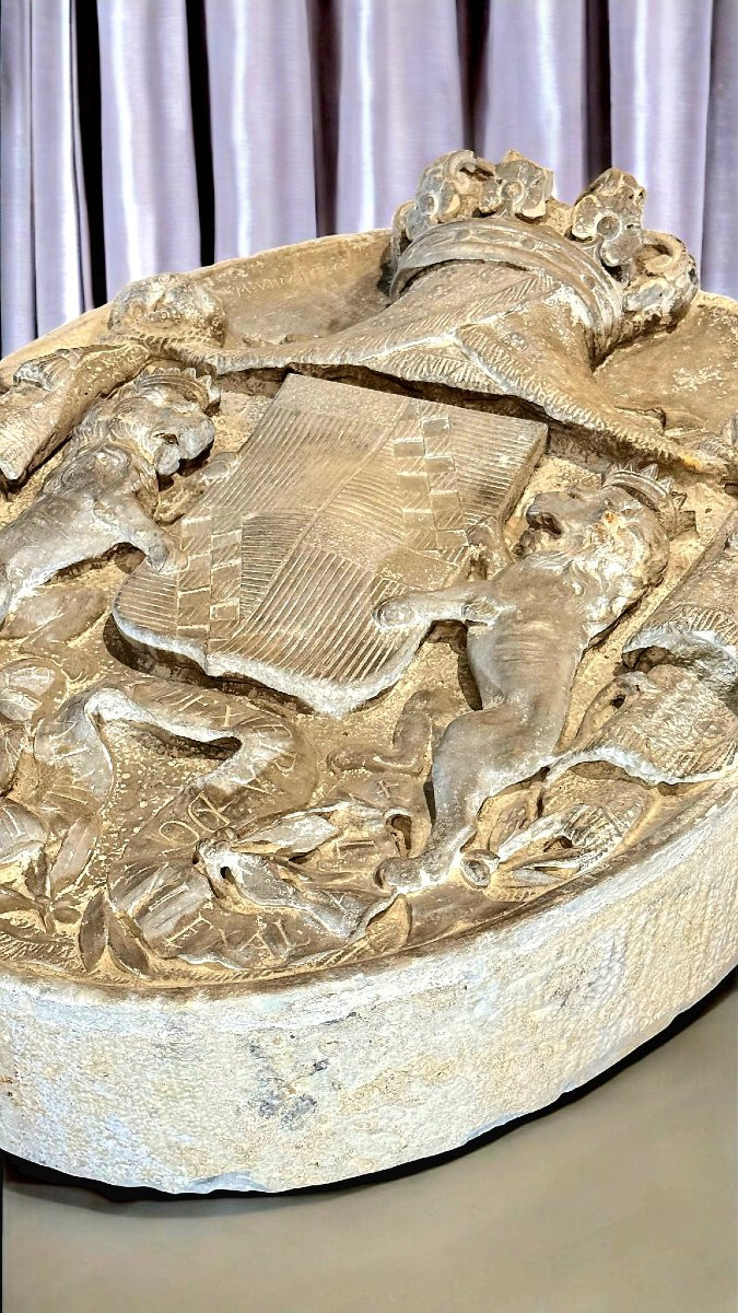 Stemma Nobiliare dei Principi di Ventimiglia, Marmo Bianco statuario di Carrara -photo-2