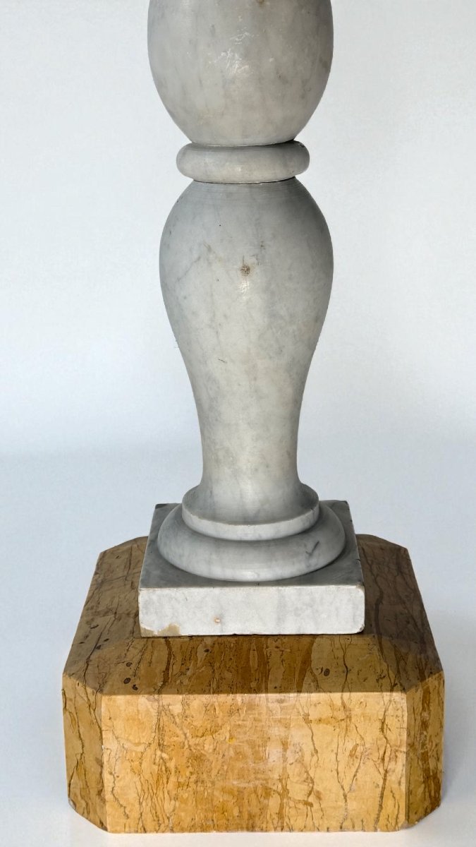 Colonna/Capitello Architettonico in Marmo Bianco Carrara e Giallo Siena -photo-1