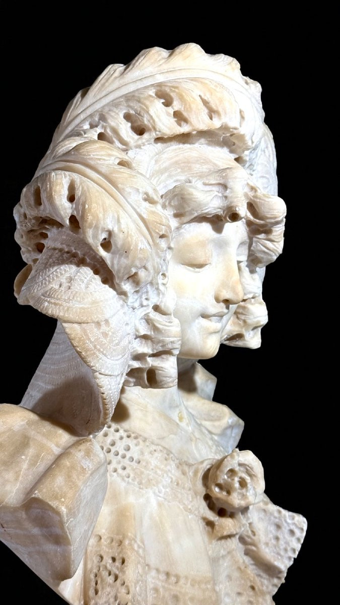 Busto raffigurante una giovane fanciulla con fiori e grande cappello, Marmo -photo-3