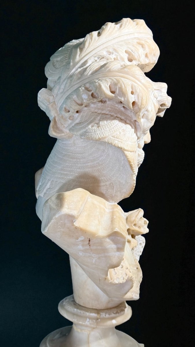 Busto raffigurante una giovane fanciulla con fiori e grande cappello, Marmo -photo-8